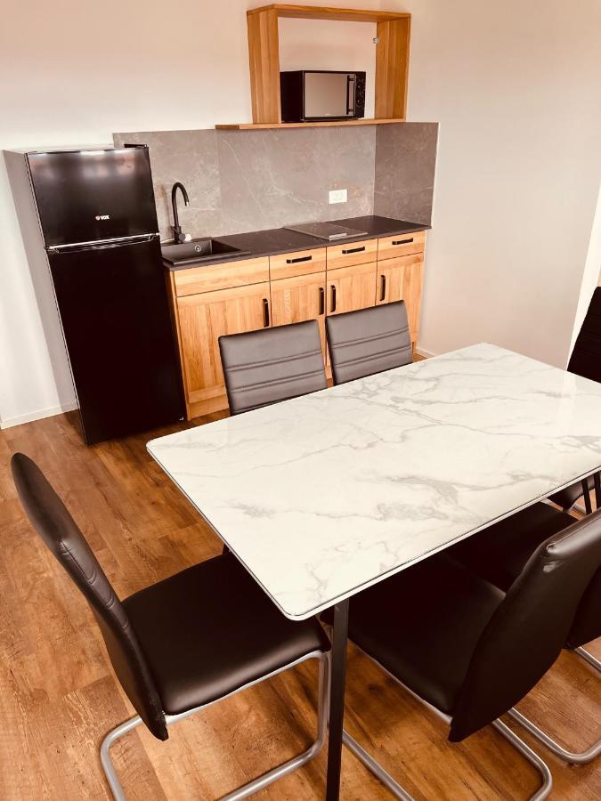 Pjagodic Hotel Cerklje - 5Min To Airport 서클리예나고렌스켐 외부 사진