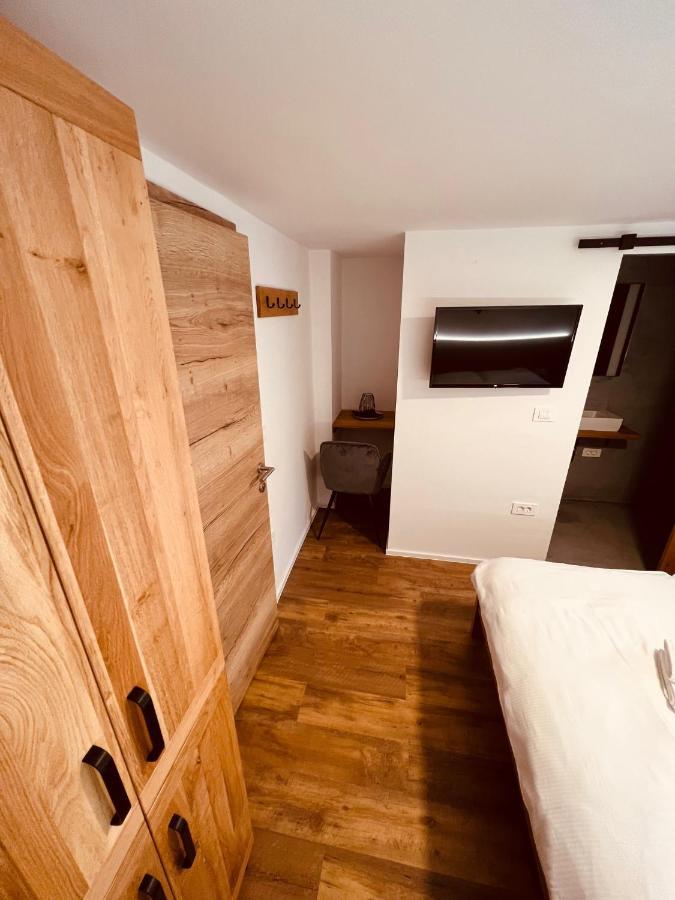 Pjagodic Hotel Cerklje - 5Min To Airport 서클리예나고렌스켐 외부 사진