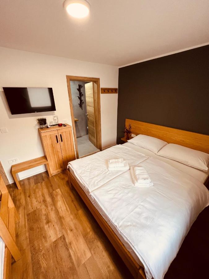 Pjagodic Hotel Cerklje - 5Min To Airport 서클리예나고렌스켐 외부 사진