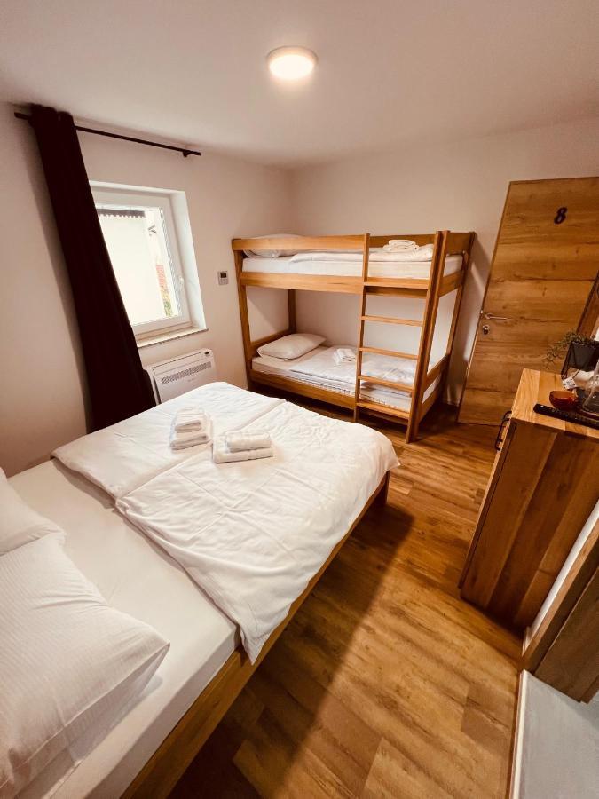 Pjagodic Hotel Cerklje - 5Min To Airport 서클리예나고렌스켐 외부 사진